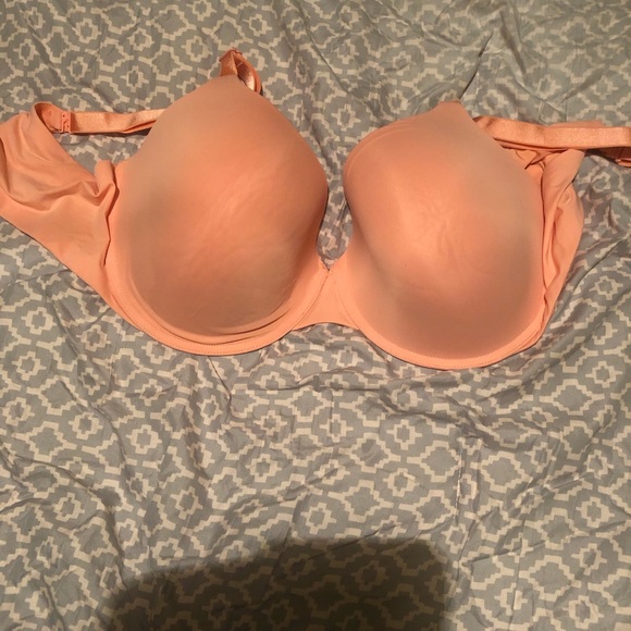 Victoria’s Secret Bra - Picture 2 of 3